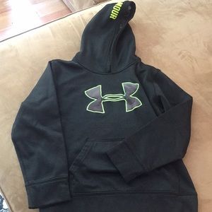 Under armour boys sweatshirt